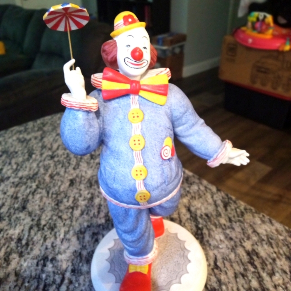 Rare Goebel  "Opening Act" 317 Out Of 2500 Porcelain 12 " Clown With Umbrella